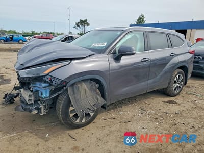 2022 TOYOTA HIGHLANDER XLE 5TDGZRBH0NS238284 - główne zdjęcie licytacji z USA - miniatura