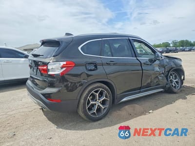 Trzecie zdjęcie samochodu z tyłu: 2017 BMW X1 XDRIVE28I VIN:WBXHT3C31H5F77643 - miniatura