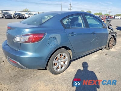 Trzecie zdjęcie samochodu z tyłu: 2010 MAZDA 3 I VIN:JM1BL1SG0A1283902 - miniatura