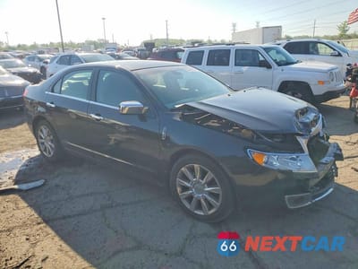 Czwarte zdjęcie samochodu z boku: 2010 LINCOLN MKZ VIN:3LNHL2JC8AR636404 - miniatura