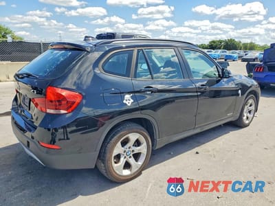 Trzecie zdjęcie samochodu z tyłu: 2015 BMW X1 SDRIVE28I VIN:WBAVM1C52FV314409 - miniatura