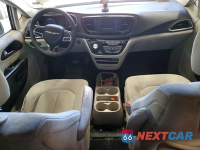 Zdjęcie 8 z 13 samochodu: 2017 CHRYSLER PACIFICA LX VIN:2C4RC1CG4HR635771 - miniatura