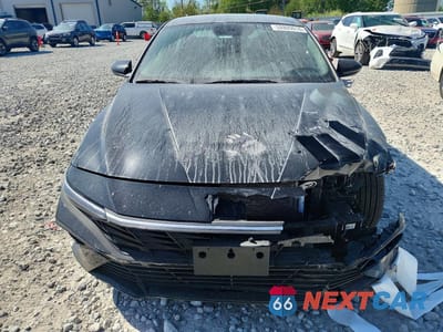 Piąte zdjęcie samochodu w środku: 2025 HYUNDAI ELANTRA SEL SPORT VIN:KMHLM4DG6SU880015 - miniatura