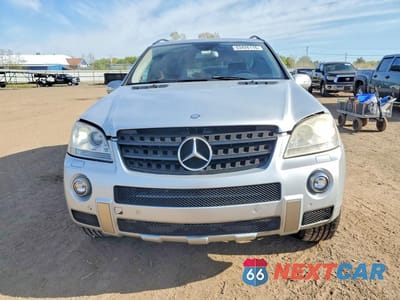 Piąte zdjęcie samochodu w środku: 2008 MERCEDES-BENZ ML 550 VIN:4JGBB72E88A352927 - miniatura