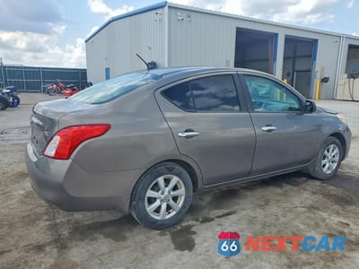 Trzecie zdjęcie samochodu z tyłu: 2012 NISSAN VERSA 1.6 S VIN:3N1CN7AP7CL861804 - miniatura