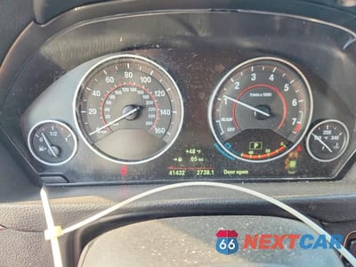 Zdjęcie 9 z 12 samochodu: 2018 BMW 330 XI VIN:WBA8D9C57JEM33528 - miniatura