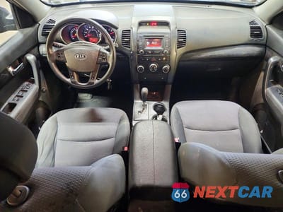 Zdjęcie 8 z 13 samochodu: 2013 KIA SORENTO LX VIN:5XYKT3A66DG399503 - miniatura