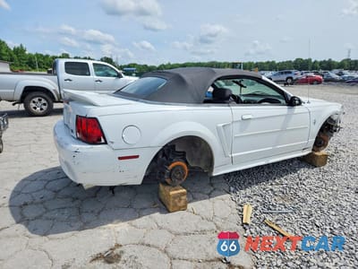 Trzecie zdjęcie samochodu z tyłu: 2000 FORD MUSTANG VIN:1FAFP4444YF155613 - miniatura