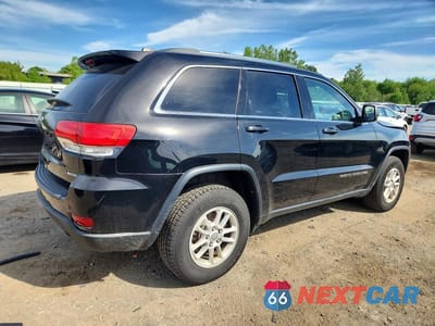 Trzecie zdjęcie samochodu z tyłu: 2019 JEEP GRAND CHEROKEE LAREDO VIN:1C4RJFAG3KC815930 - miniatura