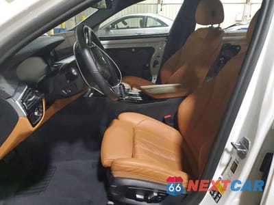 Zdjęcie 7 z 13 samochodu: 2022 BMW 530 XI VIN:WBA13BJ06NWX59419 - miniatura