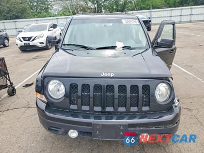 Piąte zdjęcie samochodu w środku: 2015 JEEP PATRIOT LATITUDE VIN:1C4NJRFB4FD439767 - miniatura