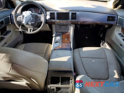 Zdjęcie 8 z 12 samochodu: 2011 JAGUAR XF PREMIUM VIN:SAJWA0GB2BLR95544 - miniatura