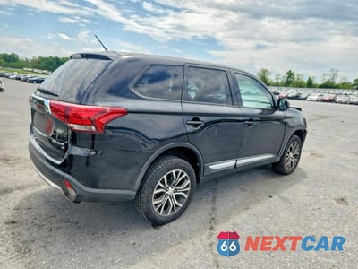 Trzecie zdjęcie samochodu z tyłu: 2016 MITSUBISHI OUTLANDER SE VIN:JA4AZ3A32GZ002112 - miniatura