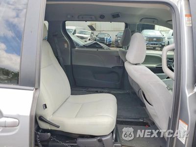 Zdjęcie 11 z 13 samochodu: 2016 TOYOTA SIENNA LE VIN:5TDKK3DCXGS704707 - miniatura