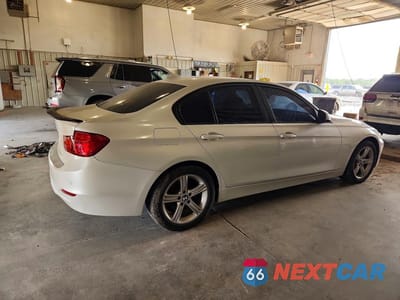 Trzecie zdjęcie samochodu z tyłu: 2015 BMW 320 I XDRIVE VIN:WBA3C3G57FNS74909 - miniatura