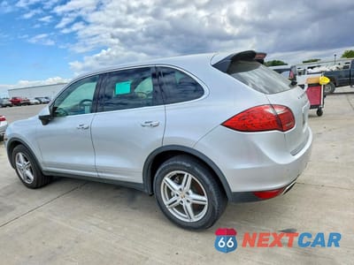 Drugie zdjęcie samochodu z przodu: 2011 PORSCHE CAYENNE S VIN:WP1AB2A29BLA48445 - miniatura