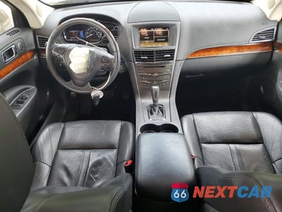 Zdjęcie 8 z 12 samochodu: 2017 LINCOLN MKT VIN:2LMHJ5FK1HBL00680 - miniatura