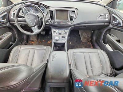 Zdjęcie 8 z 12 samochodu: 2016 CHRYSLER 200 LIMITED VIN:1C3CCCAB5GN107598 - miniatura