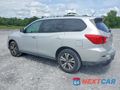Drugie zdjęcie samochodu z przodu: 2017 NISSAN PATHFINDER SL VIN:5N1DR2MM6HC618090 - miniatura