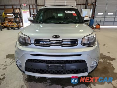 Piąte zdjęcie samochodu w środku: 2017 KIA SOUL + VIN:KNDJP3A59H7485544 - miniatura