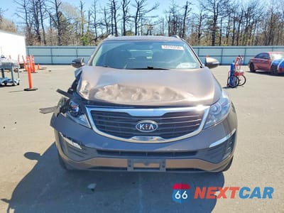 Piąte zdjęcie samochodu w środku: 2011 KIA SPORTAGE LX VIN:KNDPBCA26B7042645 - miniatura