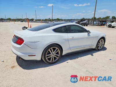 Trzecie zdjęcie samochodu z tyłu: 2017 FORD MUSTANG VIN:1FA6P8TH8H5270720 - miniatura