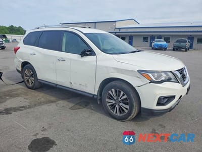Czwarte zdjęcie samochodu z boku: 2018 NISSAN PATHFINDER S VIN:5N1DR2MM4JC679055 - miniatura