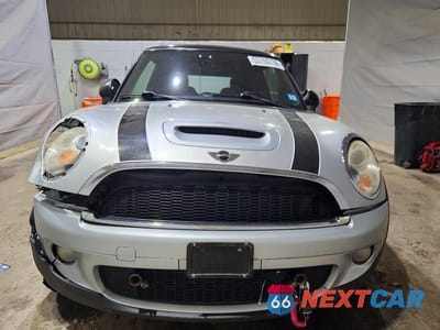 Piąte zdjęcie samochodu w środku: 2008 MINI COOPER S VIN:WMWMF73588TT87260 - miniatura