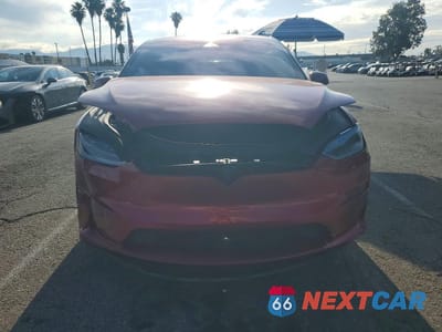 Piąte zdjęcie samochodu w środku: 2024 TESLA MODEL X VIN:7SAXCAE59RF442017 - miniatura