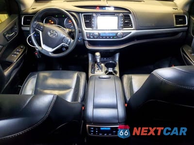 Zdjęcie 8 z 13 samochodu: 2019 TOYOTA HIGHLANDER LIMITED PLATINUM VIN:5TDDZRFH6KS715275 - miniatura
