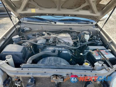 Zdjęcie 11 z 12 samochodu: 2002 TOYOTA TUNDRA ACCESS CAB SR5 VIN:5TBRN34182S252939 - miniatura