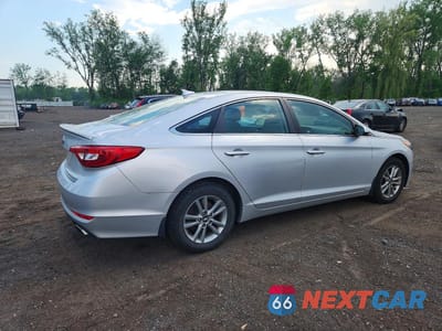 Trzecie zdjęcie samochodu z tyłu: 2015 HYUNDAI SONATA SE VIN:5NPE24AF7FH149060 - miniatura