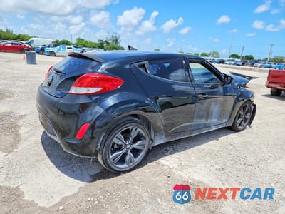 Trzecie zdjęcie samochodu z tyłu: 2017 HYUNDAI VELOSTER VALUE EDITION VIN:KMHTC6AD9HU321219 - miniatura