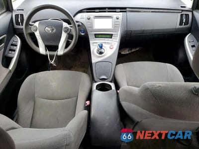 Zdjęcie 8 z 12 samochodu: 2013 TOYOTA PRIUS THREE VIN:JTDKN3DU6D0346987 - miniatura