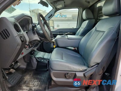 Zdjęcie 7 z 12 samochodu: 2016 FORD F550 SUPER DUTY VIN:1FDUF5HYXGEA17193 - miniatura