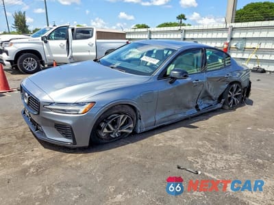 2021 VOLVO S60 T8 RECHARGE R-DESIGN 7JRBR0FZ3MG122743 - główne zdjęcie licytacji z USA - miniatura
