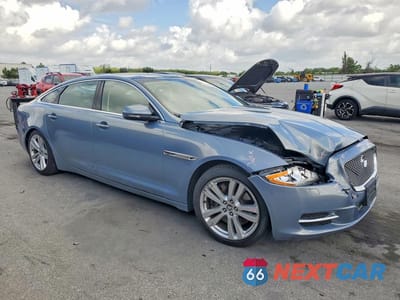 Czwarte zdjęcie samochodu z boku: 2013 JAGUAR XJL PORTFOLIO VIN:SAJWA2G18DLV53440 - miniatura