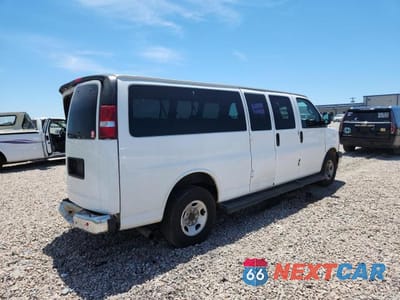 Trzecie zdjęcie samochodu z tyłu: 2020 CHEVROLET EXPRESS G3500 LT VIN:1GAZGPFG1L1181665 - miniatura