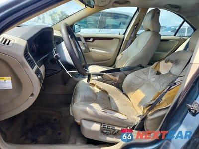 Zdjęcie 7 z 12 samochodu: 2004 VOLVO S60 VIN:YV1RS61T142376787 - miniatura