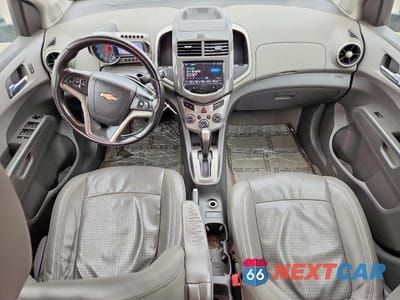 Zdjęcie 8 z 13 samochodu: 2014 CHEVROLET SONIC LTZ VIN:1G1JE6SB6E4118487 - miniatura