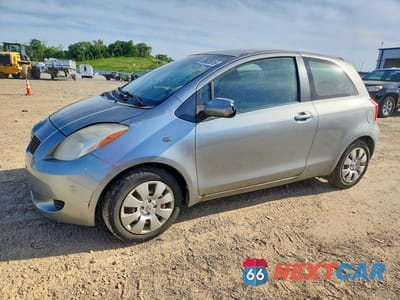 2007 TOYOTA YARIS BASE JTDJT923875108757 - główne zdjęcie licytacji z USA - miniatura