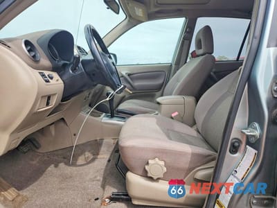 Zdjęcie 7 z 13 samochodu: 2005 TOYOTA RAV4 BASE VIN:JTEHD20V950069710 - miniatura