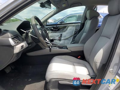 Zdjęcie 7 z 13 samochodu: 2019 HONDA ACCORD LX VIN:1HGCV1F12KA132003 - miniatura