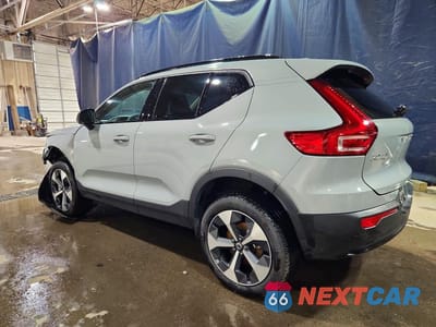 Drugie zdjęcie samochodu z przodu: 2026 VOLVO XC40 PLUS VIN:YV4L12UC6T2746341 - miniatura