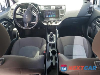 Zdjęcie 8 z 12 samochodu: 2016 KIA RIO LX VIN:KNADM4A33G6575381 - miniatura