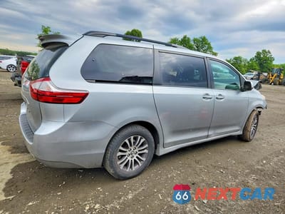 Trzecie zdjęcie samochodu z tyłu: 2019 TOYOTA SIENNA XLE 8-PASSENGER VIN:5TDYZ3DC0KS996799 - miniatura