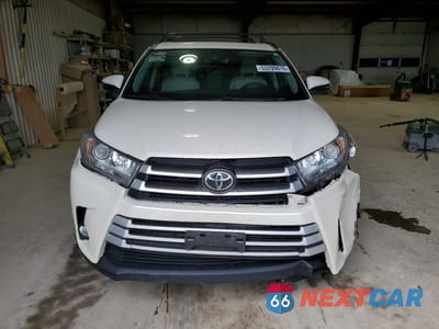 Piąte zdjęcie samochodu w środku: 2019 TOYOTA HIGHLANDER XLE VIN:5TDJZRFH8KS594624 - miniatura