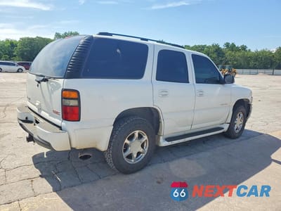 Trzecie zdjęcie samochodu z tyłu: 2004 GMC YUKON DENALI VIN:1GKEK63U94J238886 - miniatura