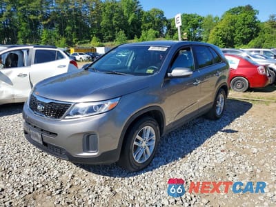 2014 KIA SORENTO LX 5XYKTCA67EG535560 - główne zdjęcie licytacji z USA - miniatura