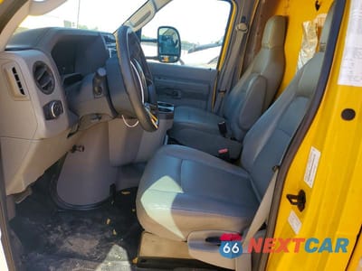 Zdjęcie 7 z 14 samochodu: 2023 FORD E350 BOX TRUCK VIN:1FDWE3FN8PDD02960 - miniatura